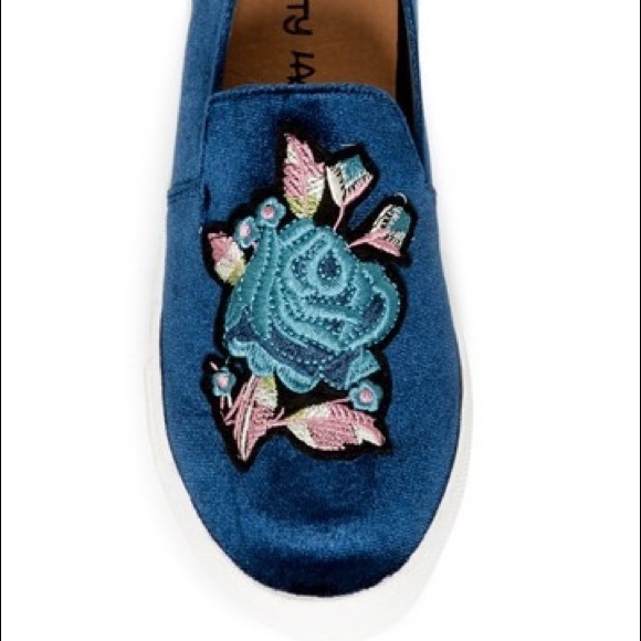 Dirty Laundry Velvet Slip-on Sneaker - Picture 2 of 7